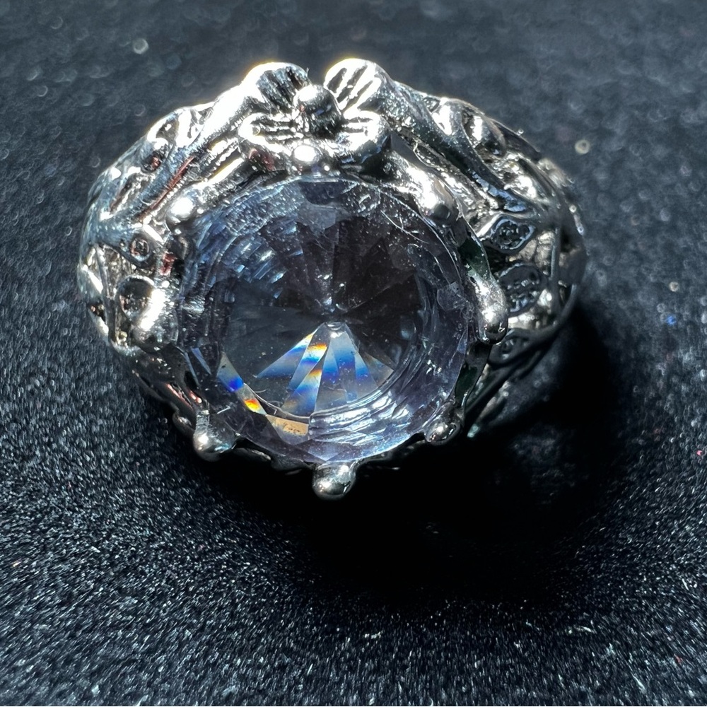 Beautiful floral type ring